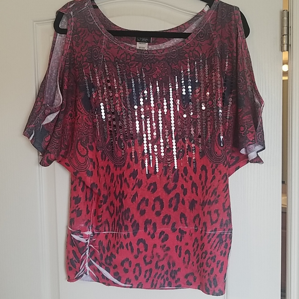 Cold shoulder top